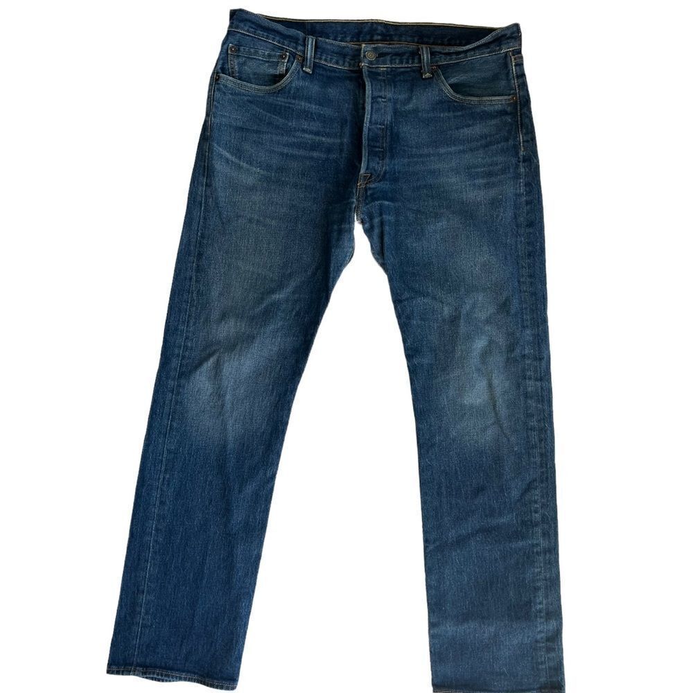 Levi’s Men 501 Button Fly jeans Straight Leg Medium Wash Blue Jeans  36 X 32
